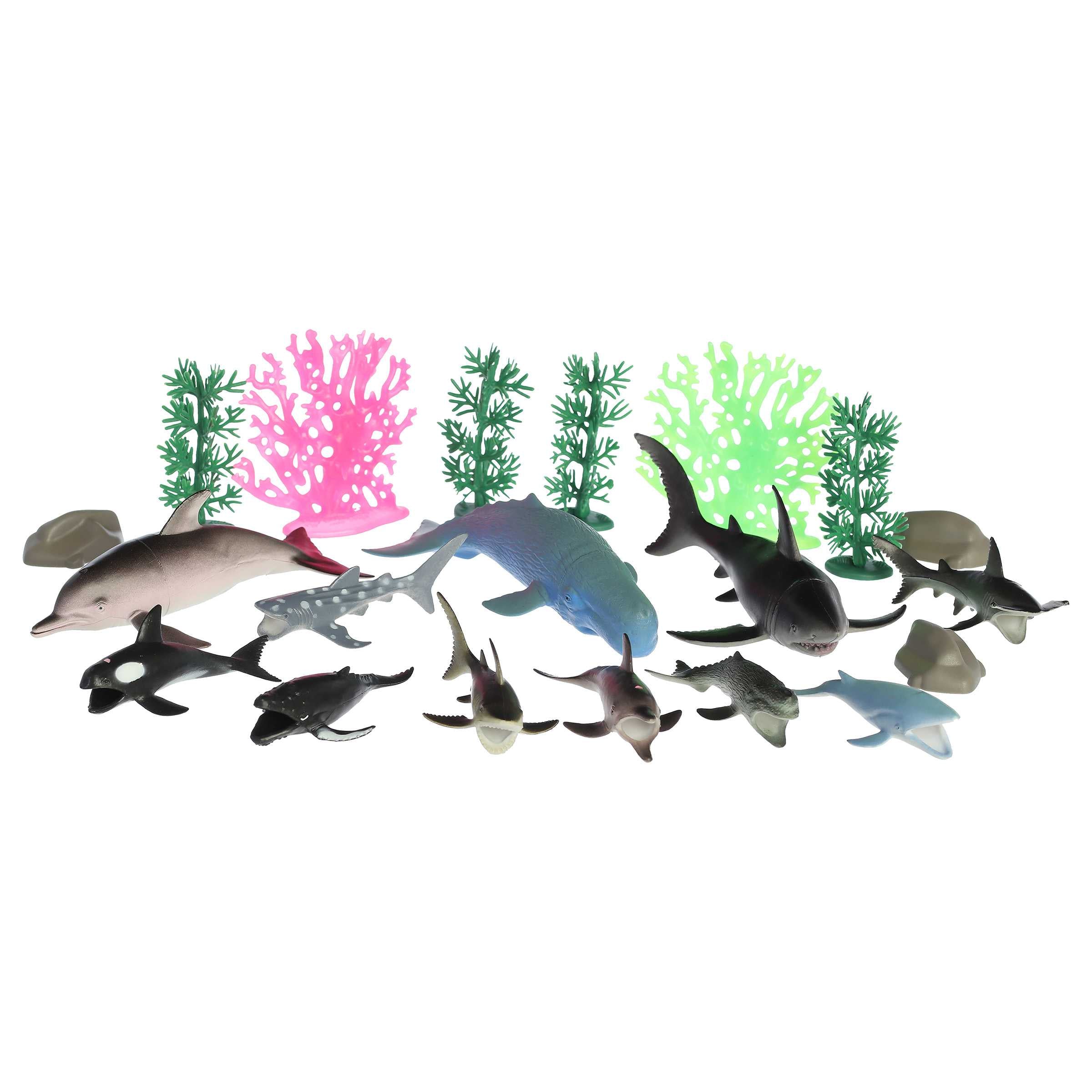 Ocean Animals Playset with 20 marine figures and accessories, plus a storage bag for children.